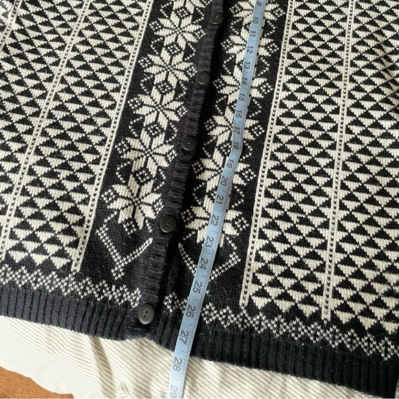 Free with Purchase - Vintage winter cardigan - Picture 5 of 9